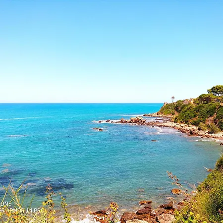 In Sea Horizon Escape * Cefalú