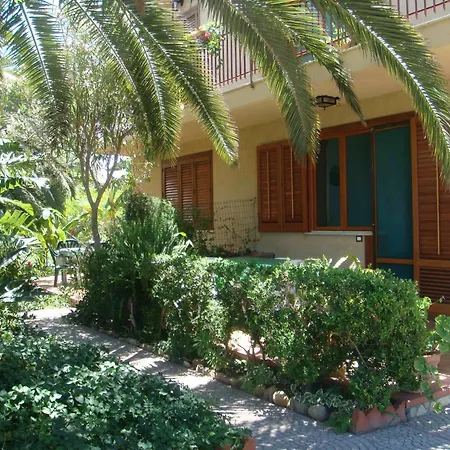 In Sea Horizon Escape בית הארחה